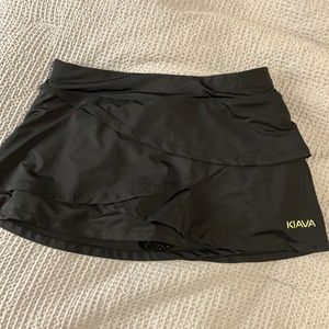 Kiava petal skort.